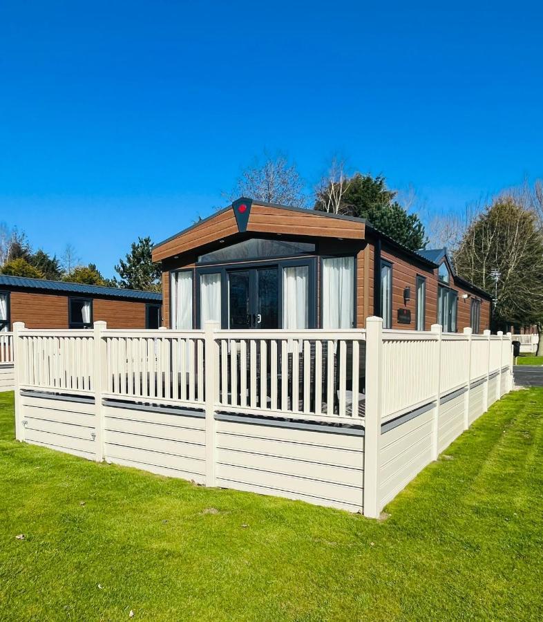 Bakers Lodge With Hot Tub York Exterior foto